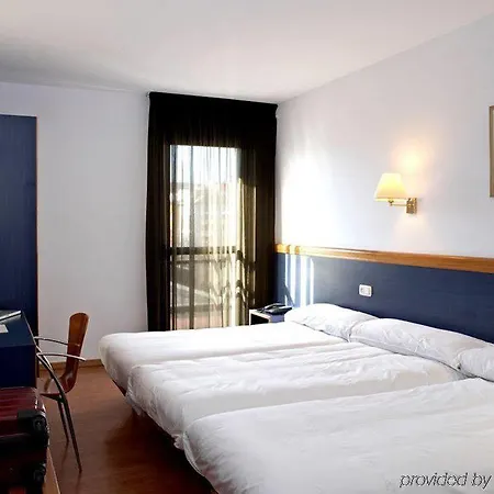 Hc*** Mollet Barcelona 3*